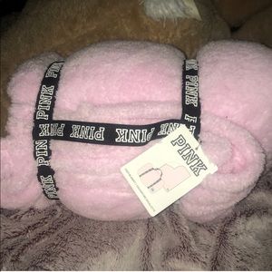 NWT Victoria’s Secret PINK Cozy Blanket